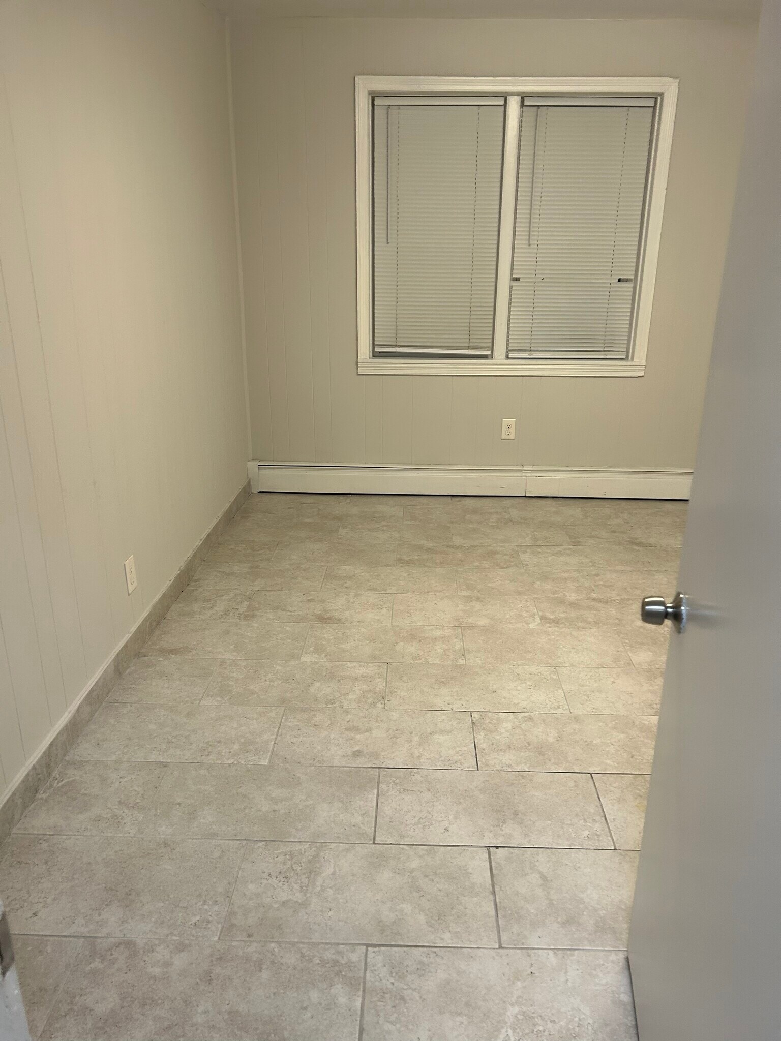 Building Photo - 805 Broadway