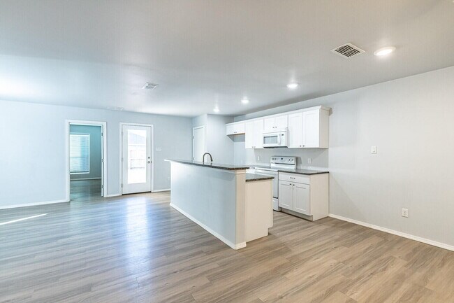 Building Photo - 8609 10th Pl