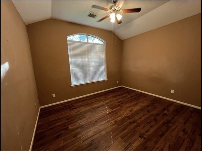 1st Bedroom in front with walk in closet - 3511 Misty View Ln