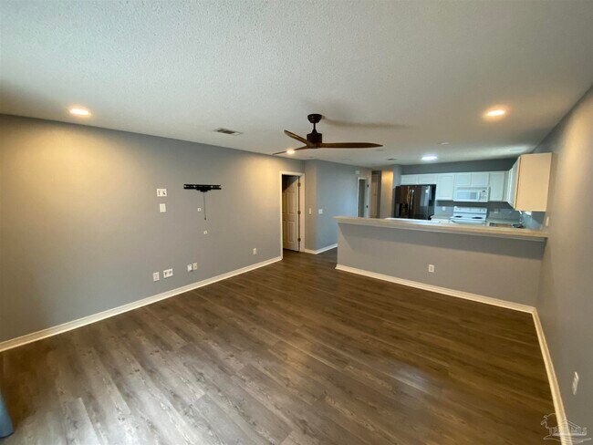 Building Photo - 10340 Chinaberry Ct