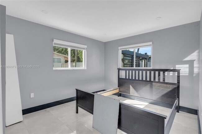 Building Photo - 500 SW 64th Pkwy