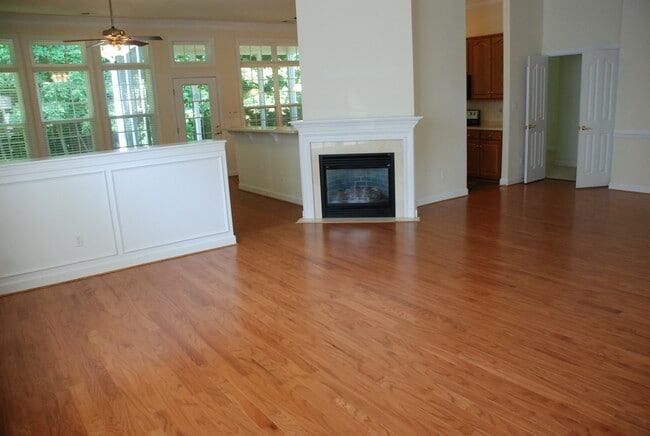 Building Photo - Renovated house for rent at Villages of We...