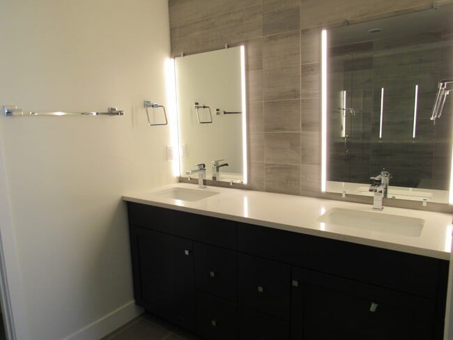 Building Photo - Town home a Block away from Sloan's Lake with roof top Deck