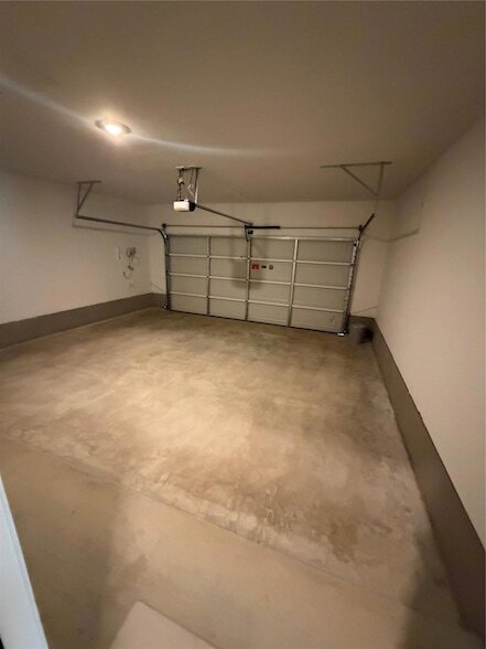 Building Photo - 180 Coopers Hawk Crst