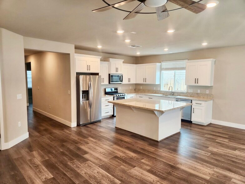 Building Photo - 3484 Dutch Canyon Dr