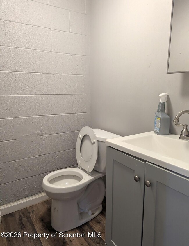 Building Photo - 414 Orchard St