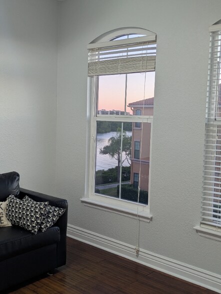 Building Photo - 2747 Via Capri