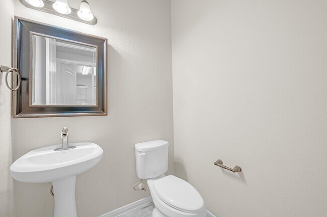 Building Photo - 323 Kinderwood Trail