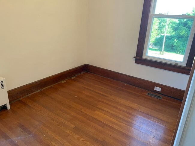 Building Photo - Charming Home with Large Backyard Near Radford University