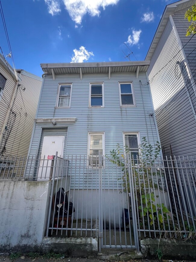 Primary Photo - 78 16th Ave