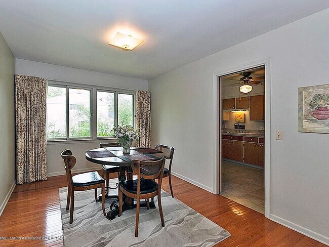 Building Photo - "Charming 3-Bed, 3-Bath Gem with Spacious 1774 Sq. Ft. in East Lansing"