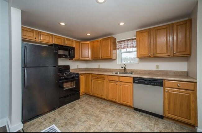 Building Photo - 18 Jacob St