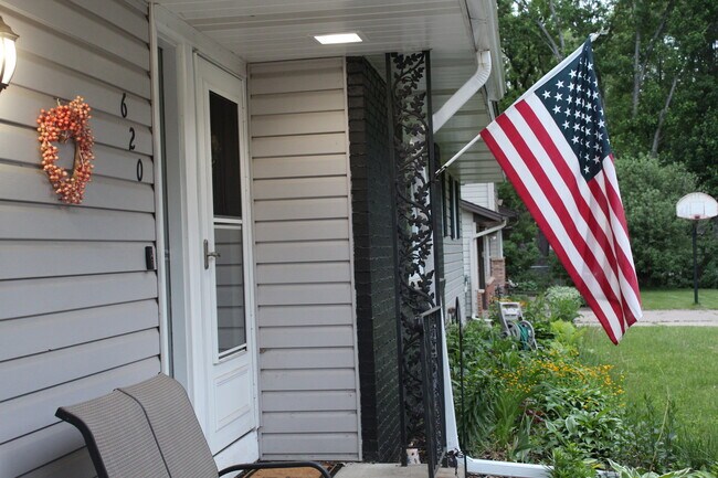 Building Photo - 620 114th Ln NE