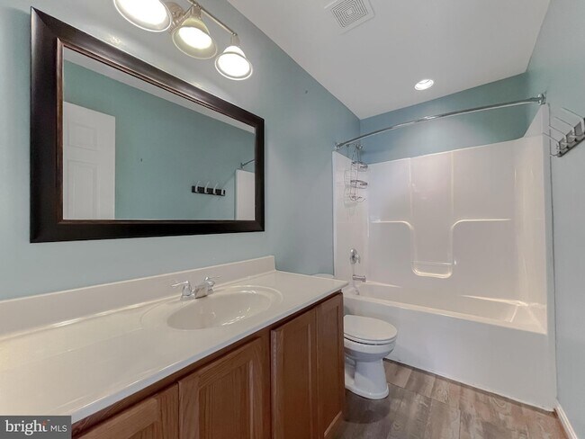 Building Photo - 45571 Catalina Ln