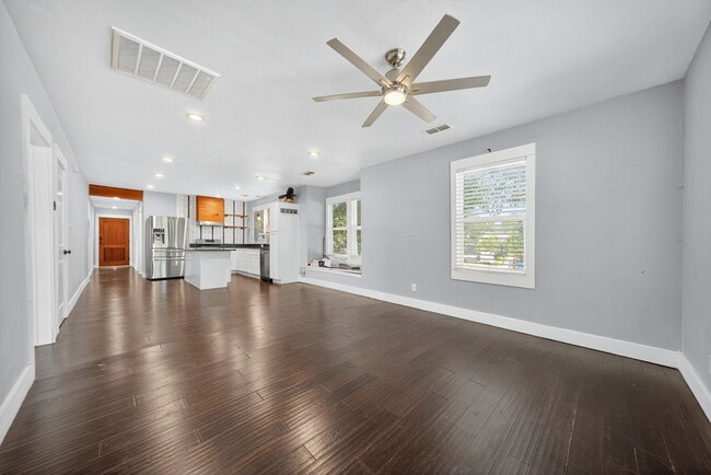 Building Photo - 1225 Michigan Ave