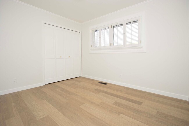 Building Photo - 4Bed/2Bath Home in  Kentfield with stellar...