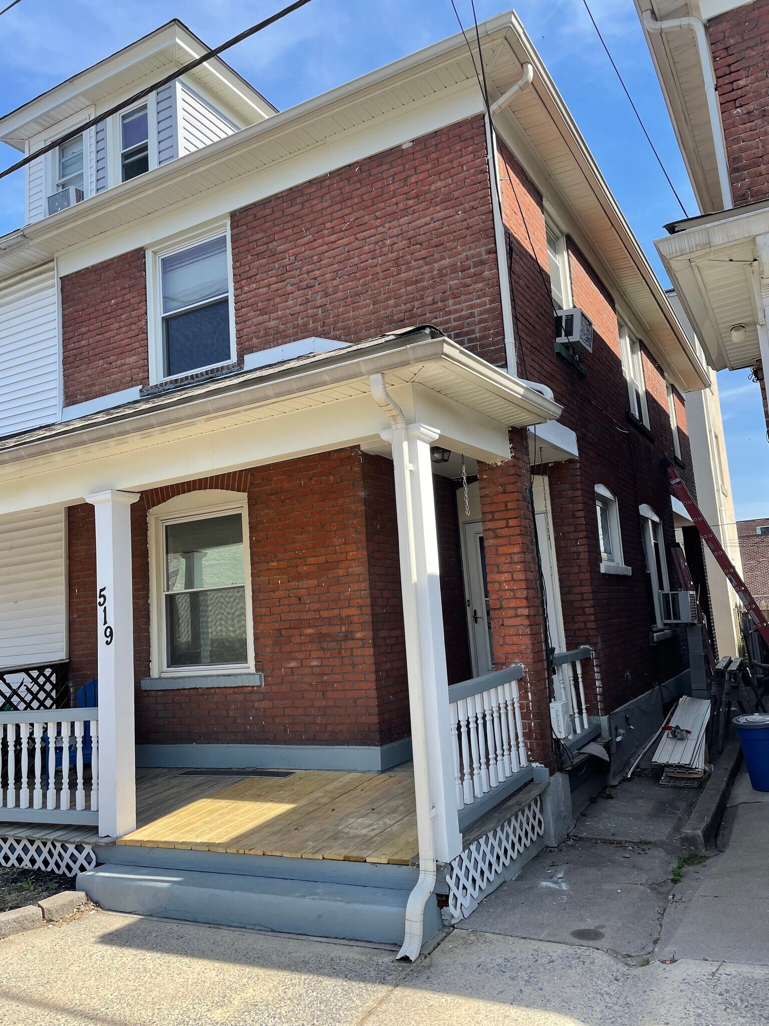 Front view - 519 N Clewell St