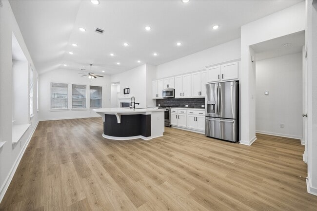 Building Photo - 15823 Bird of Paradise Dr