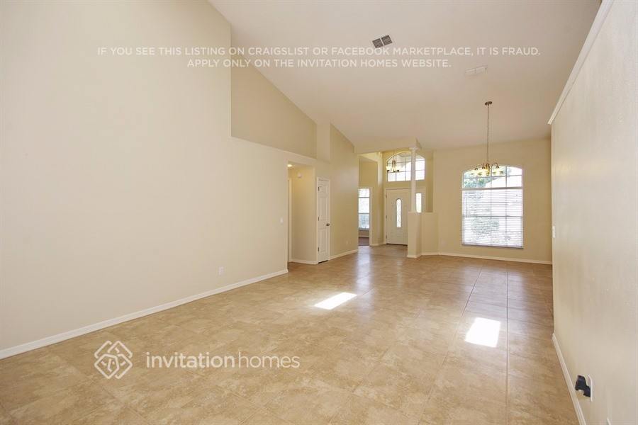 Building Photo - 1450 Thornhill Cir