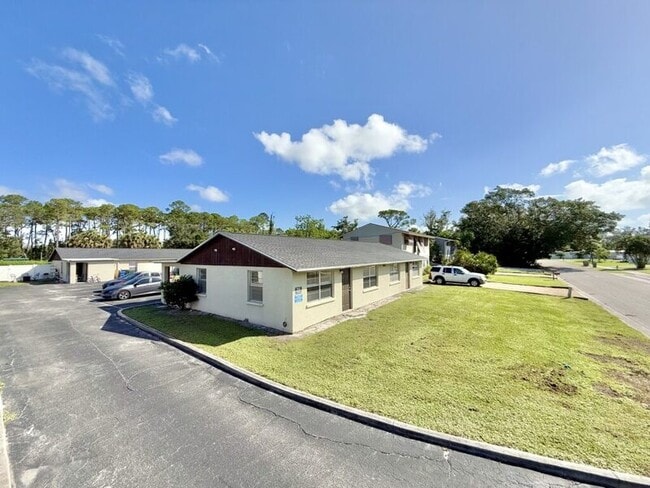 Building Photo - 7073 Brentford Rd