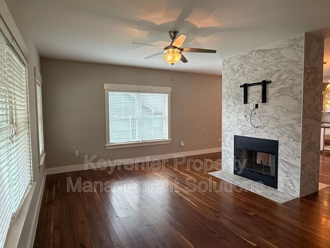 Building Photo - 2440 Belvue Rd