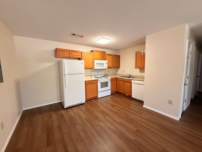 Building Photo - 408 NE 7th St