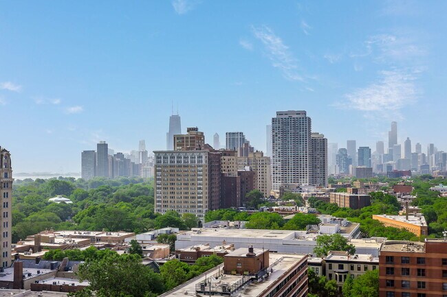 Building Photo - 345 W Fullerton Pkwy