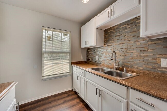 Building Photo - 3005 Hatcher St