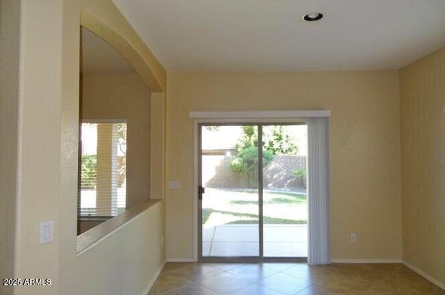 Building Photo - 1122 W Wildhorse Dr