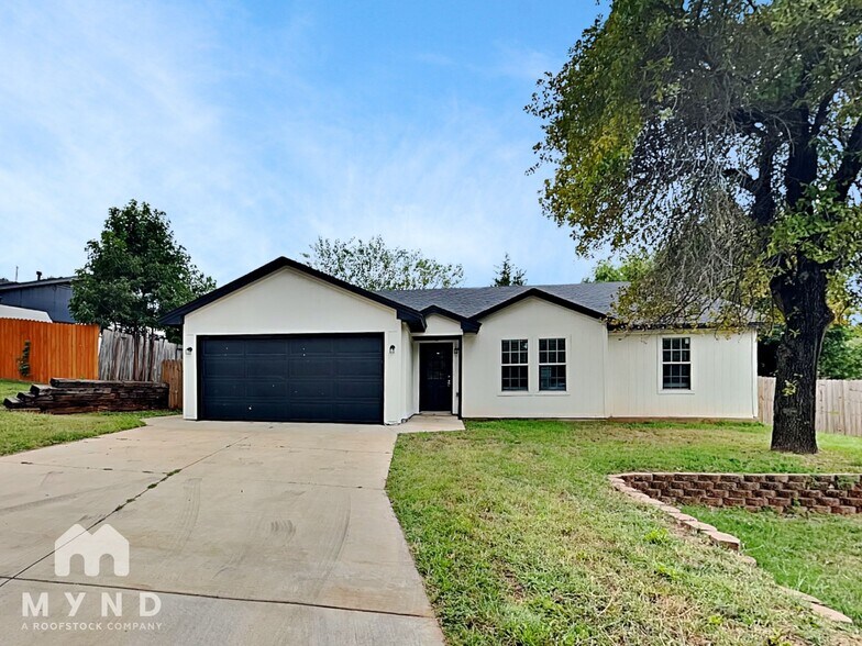 Primary Photo - 3212 E Noble Dr