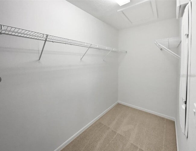 Building Photo - 3737 Plainview Dr
