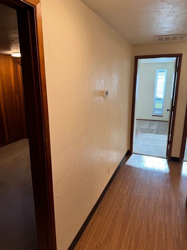 Building Photo - Terrific 3 Bedroom, 2 Bathroom in South Eugene