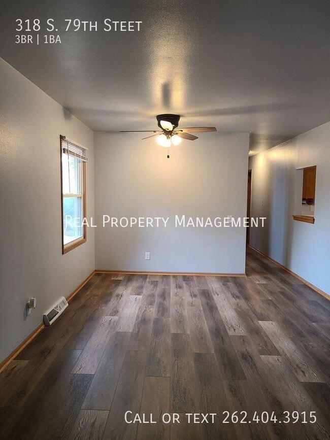 Building Photo - 318 S 79th St