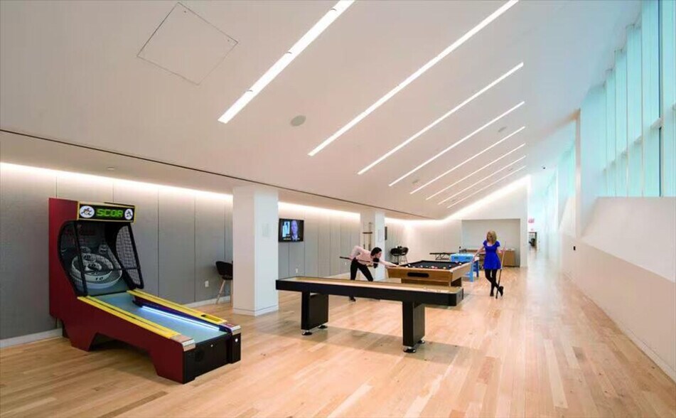 Building Photo - 625W W 57th St