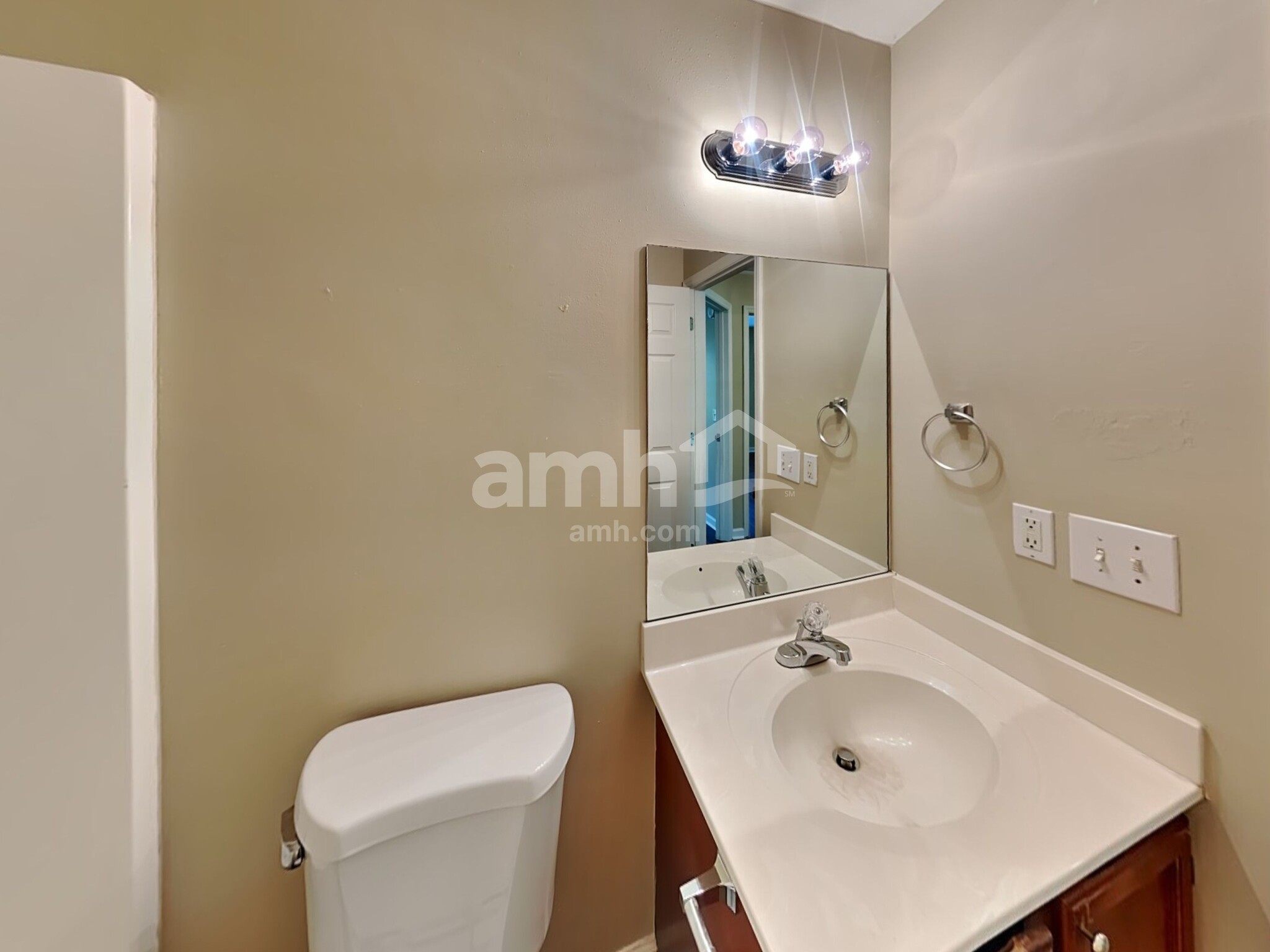 Building Photo - 1578 Laurel Ledge Dr
