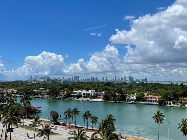 Building Photo - 5313 Collins Ave