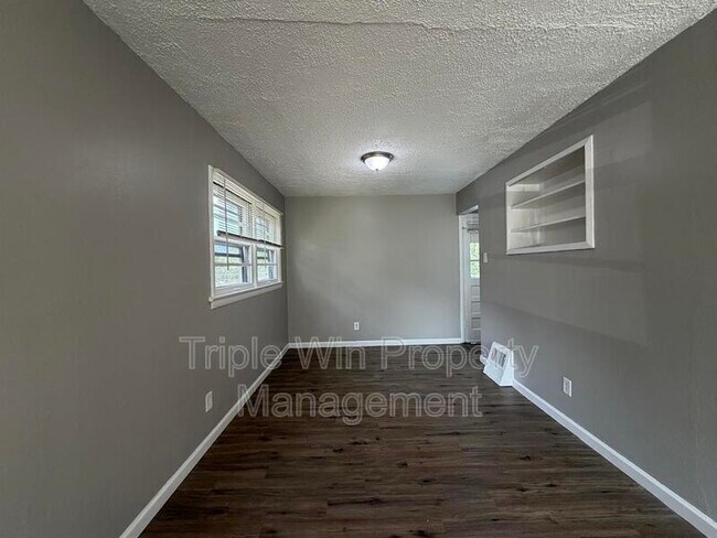 Building Photo - 1113 Highmont Dr