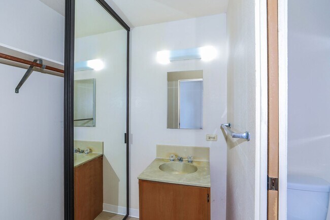 Building Photo - Piikoi Atrium - studio,1 bath with 1 covered parking stall