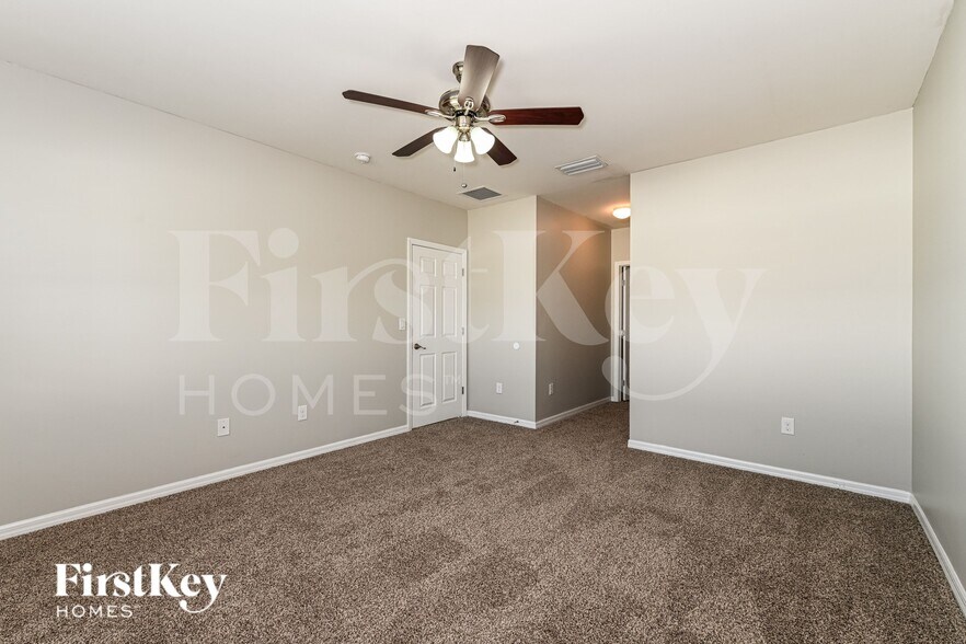 Building Photo - 629 SW 25th Terrace