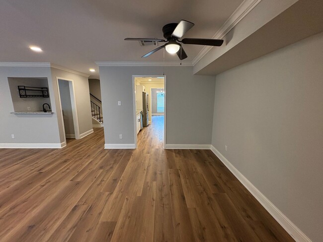 Building Photo - Totally redone 4 bedrooms townhouse.