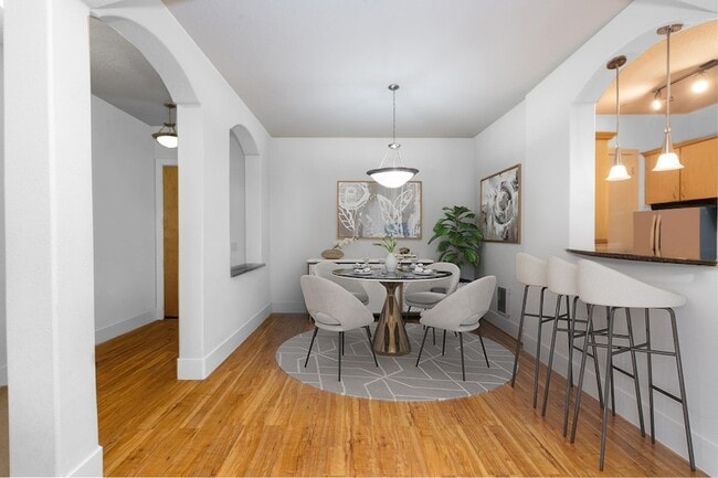 Building Photo - 2600 Hillsboro Pike