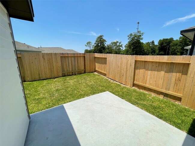 Building Photo - 25564 Northpark Palm Dr