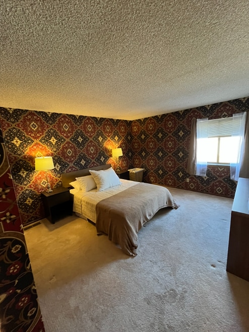 Building Photo - 5200 Villa View Dr