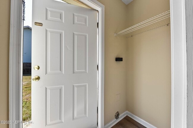 Building Photo - 1984 Mary St