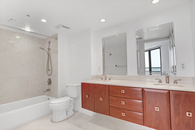Building Photo - 3000 N Ocean Dr
