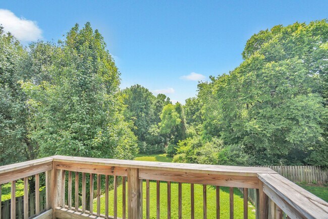 Building Photo - Highly sought after Chesney Glen division....