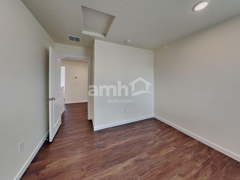 Building Photo - 9507 W Shumard St