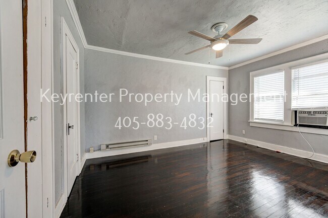 Building Photo - Charming 2-Bed, 1-Bath Upstairs Duplex Near the Paseo District