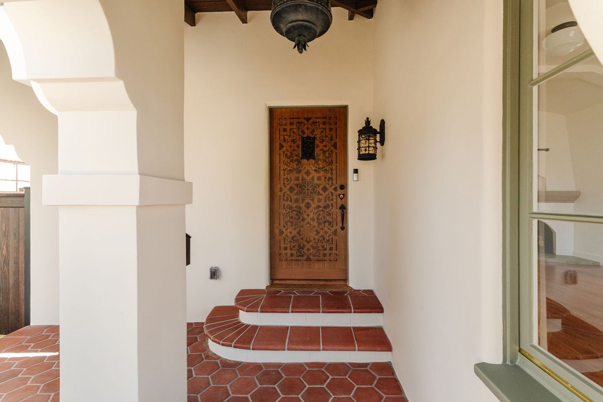 Building Photo - 1739 S Ogden Dr