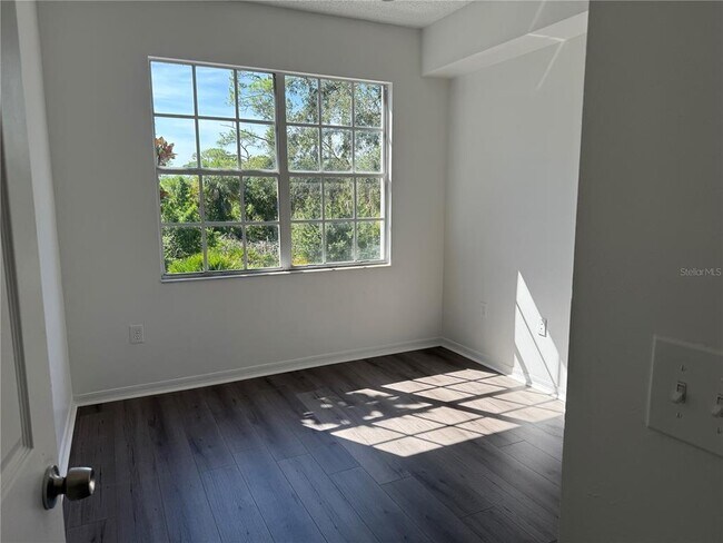 Building Photo - 5721 Bentgrass Dr